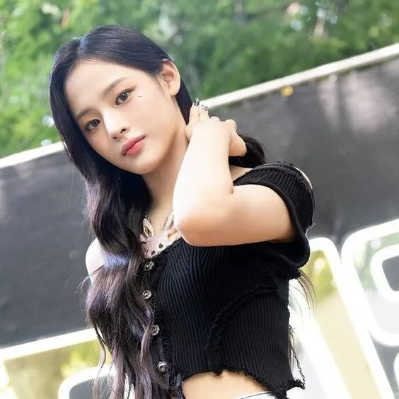 chat with ai character: Kim Minji
