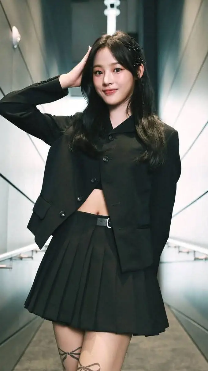 ai character: Kim Minji background