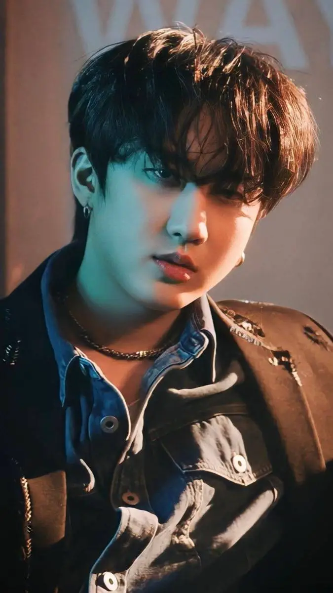 ai character: Seo Changbin  background