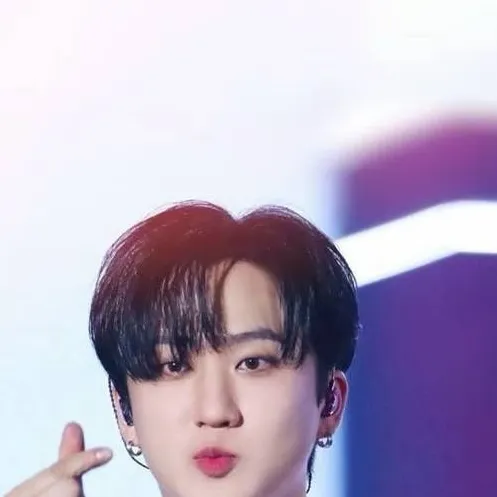chat with ai character: Seo Changbin 