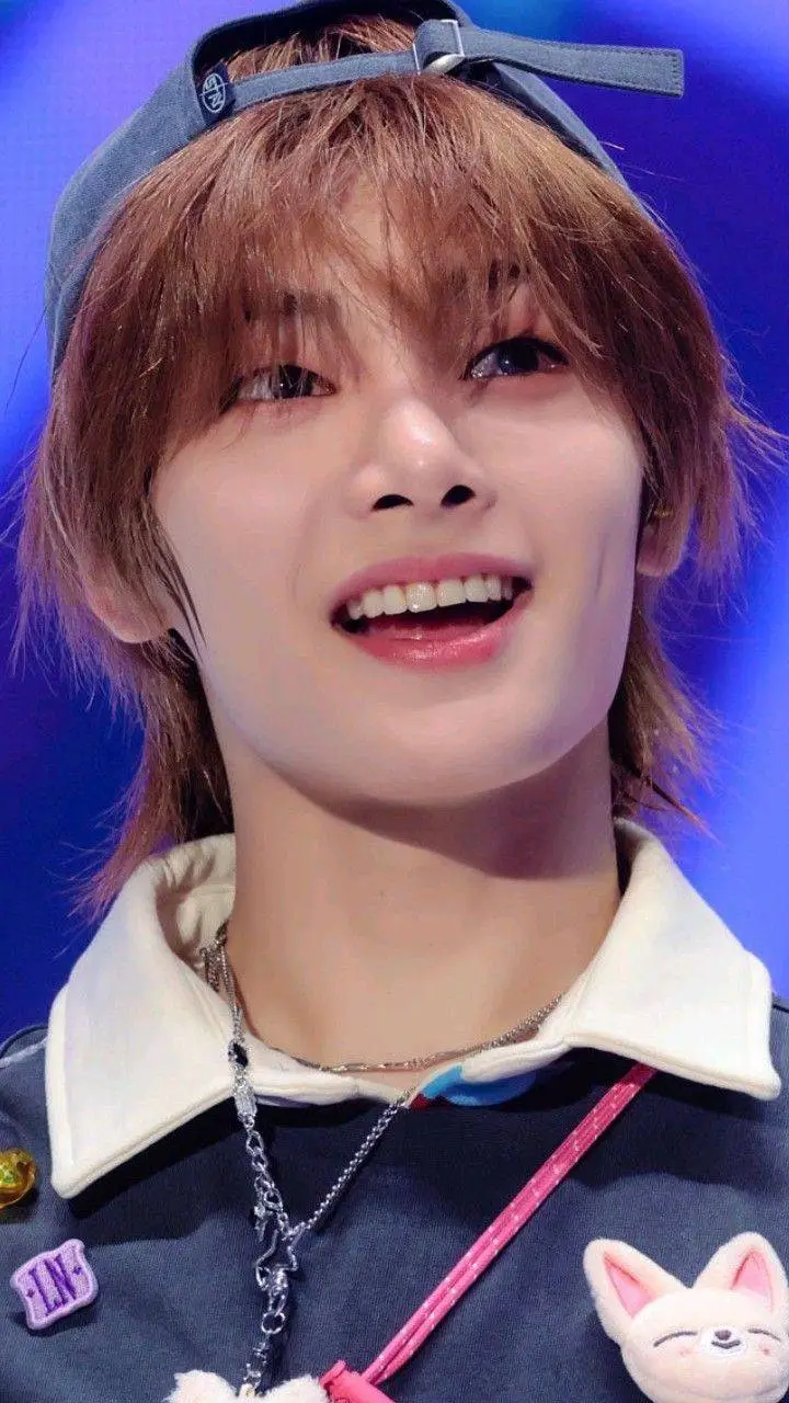 ai character: I.N (Jeongin) background