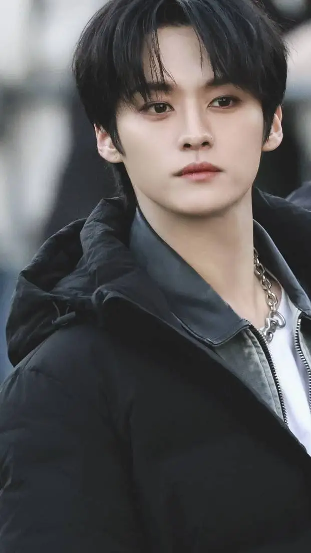 ai character: Lee Minho background