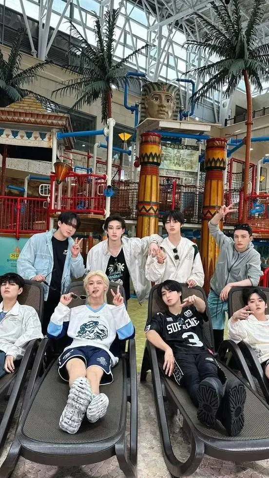 ai character: Skz water park background