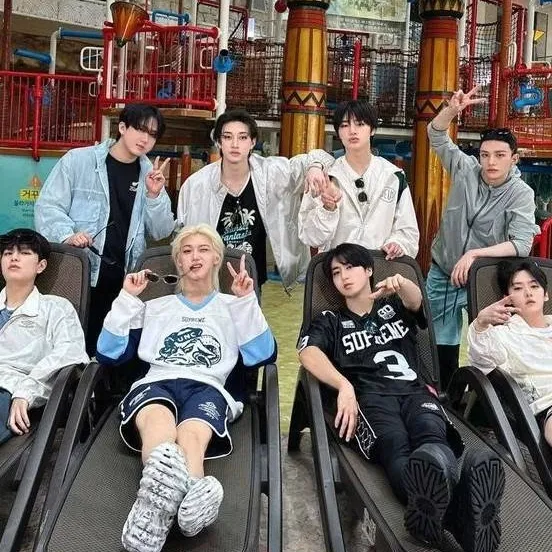 chat with ai character: Skz water park