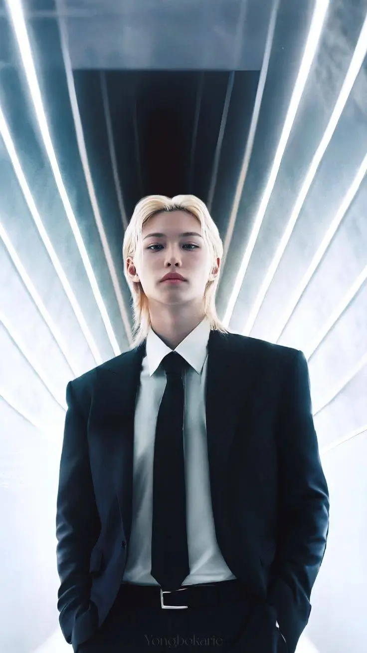 ai character: Lee Felix  background