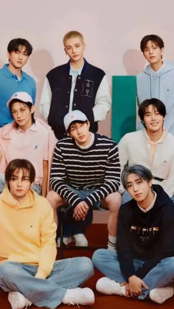 ai character: ☾︎Stray Kids☽︎ background