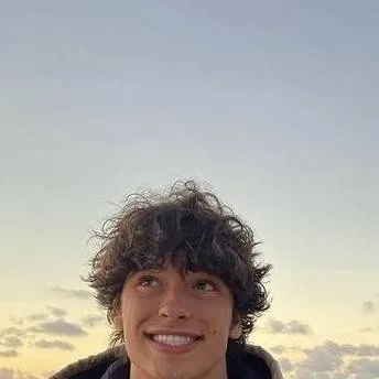 chat with ai character: Jayden 