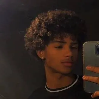 chat with ai character: Dylan 