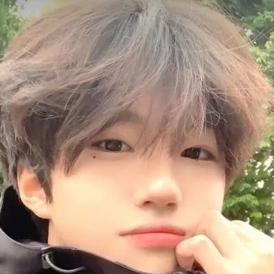 chat with ai character: tu nv