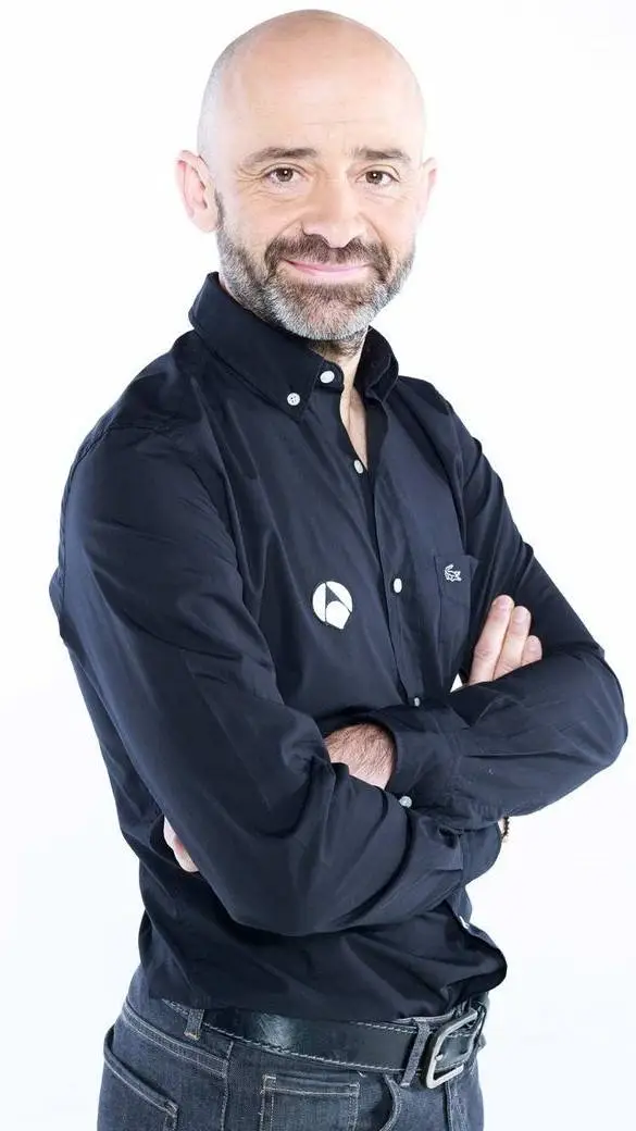 ai character: Antonio lobato background