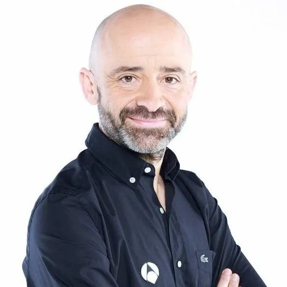 chat with ai character: Antonio lobato