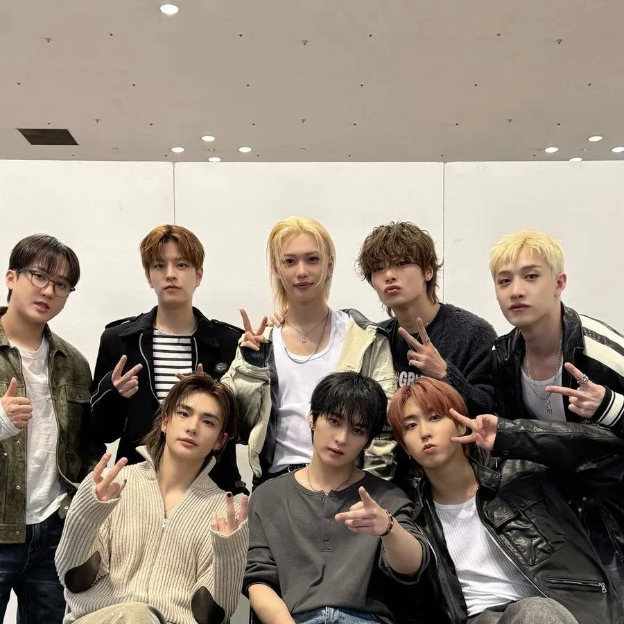 chat with ai character: Straykids
