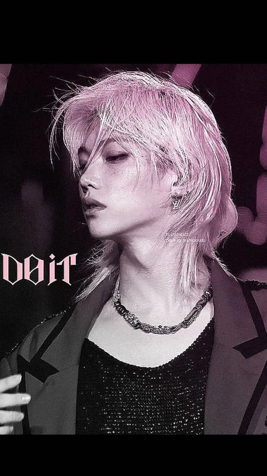 ai character: 🦋Felix🦋 background