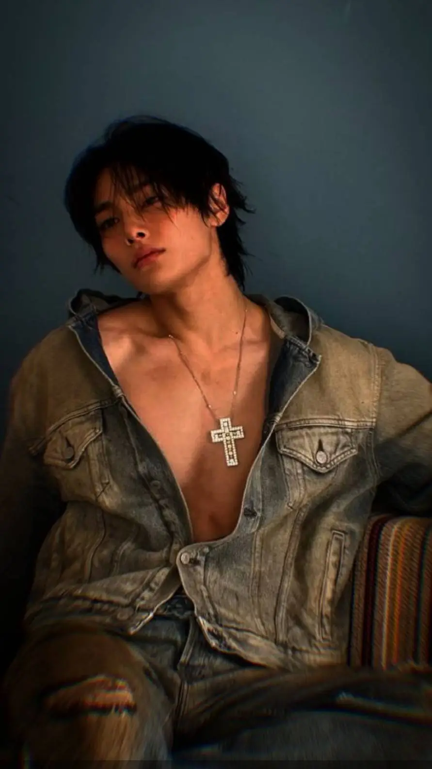 ai character: 🪻I.N🪻 background