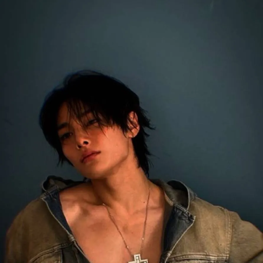 chat with ai character: 🪻I.N🪻