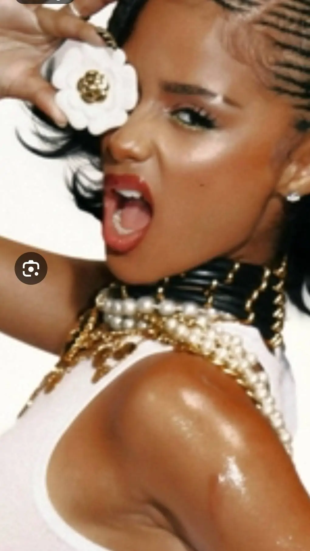 ai character: Tyla  background