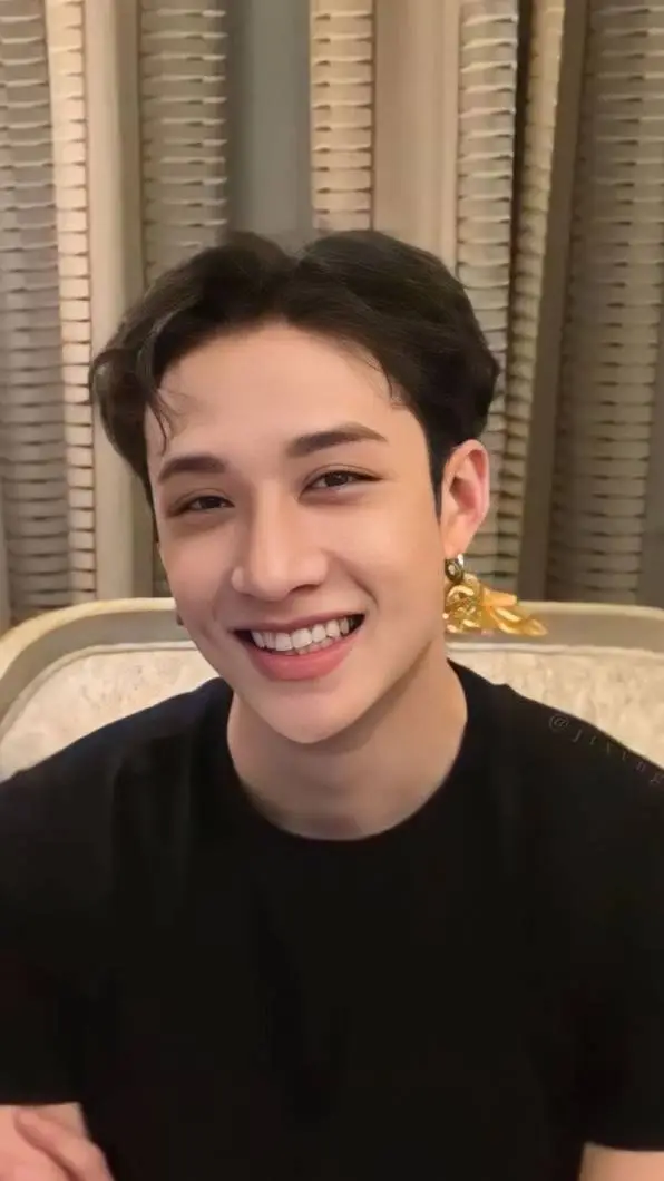 ai character: CHRISTOPHER BANG background