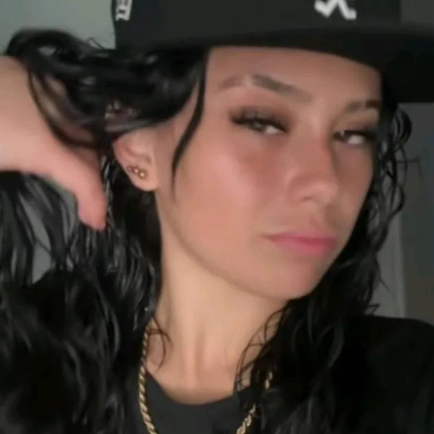 chat with ai character: myaa