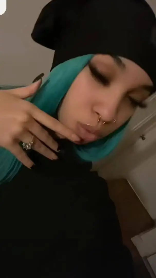 ai character: Tatiana 🩵 background