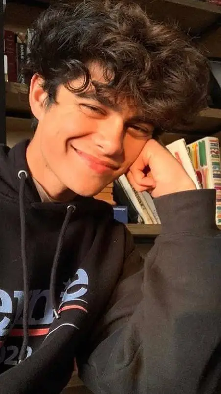 ai character: Leo vs Nico background