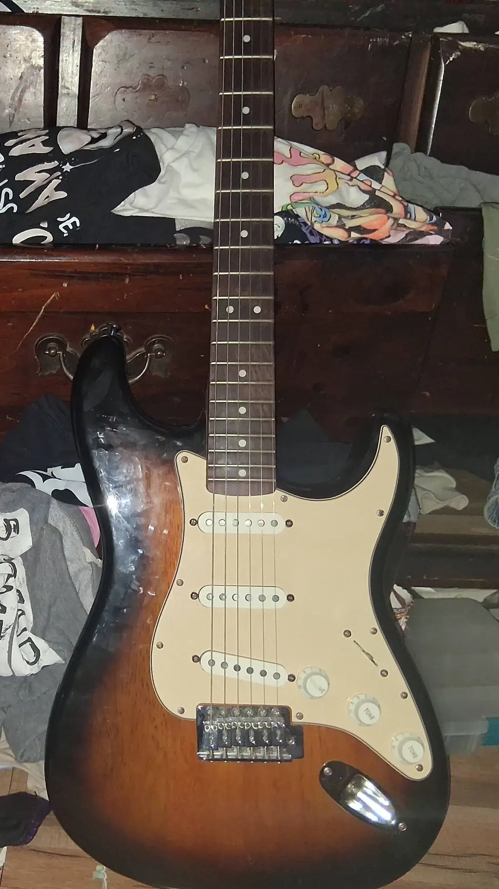 ai character: 👻nico di Angelo👻 background