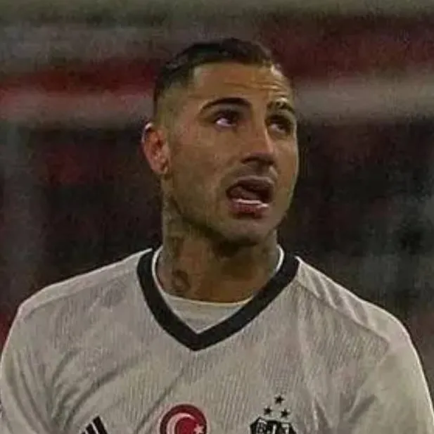 chat with ai character: QUARESMA