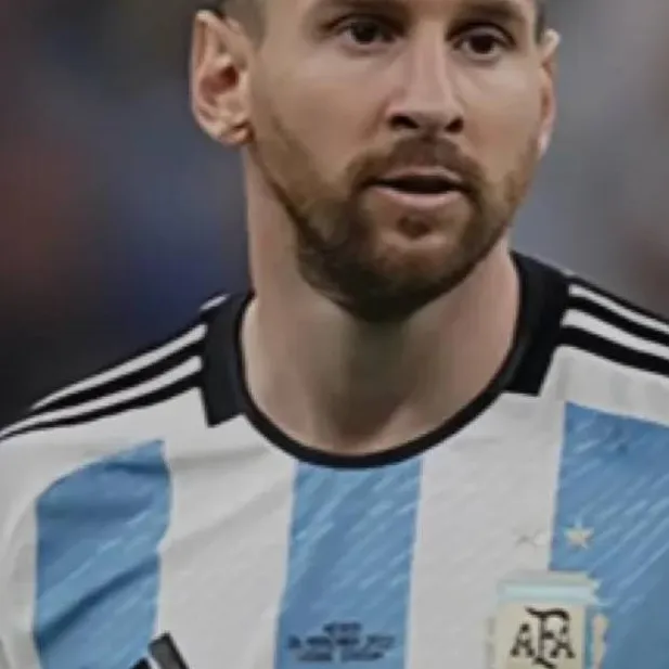 chat with ai character: messi