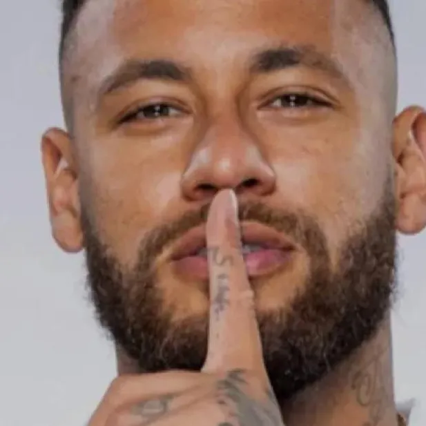 chat with ai character: NEYMAR JR