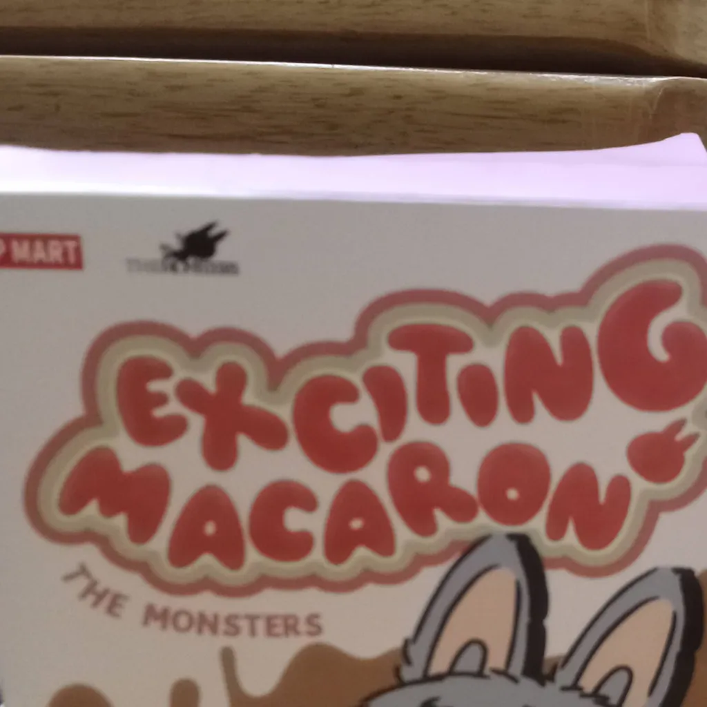 chat with ai character: UNBOX A LABUBU