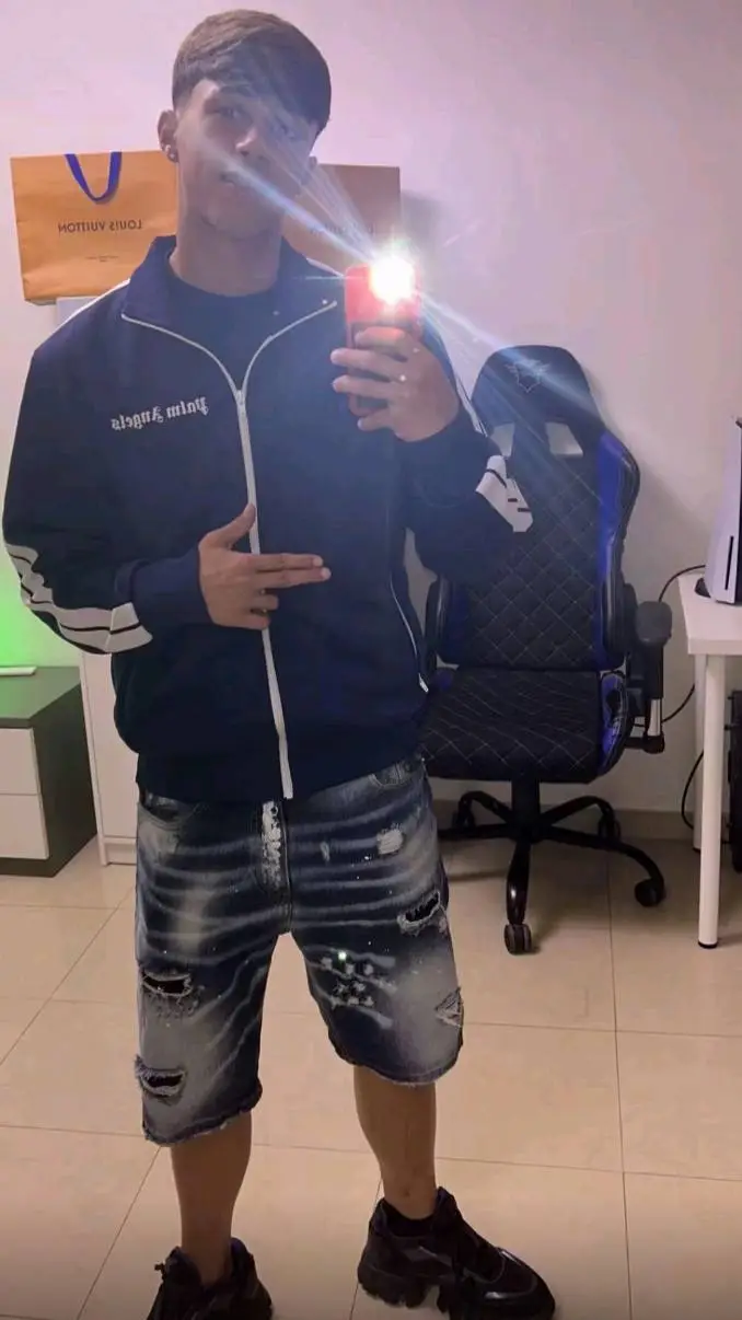 ai character: Diego background