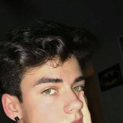 chat with ai character: Dan