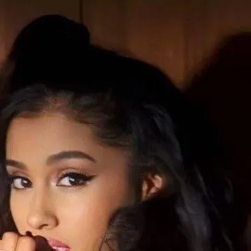chat with ai character: Ariana grande