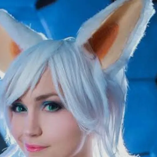 chat with ai character: rouge the bat