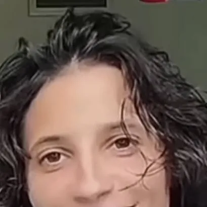 chat with ai character: chloe