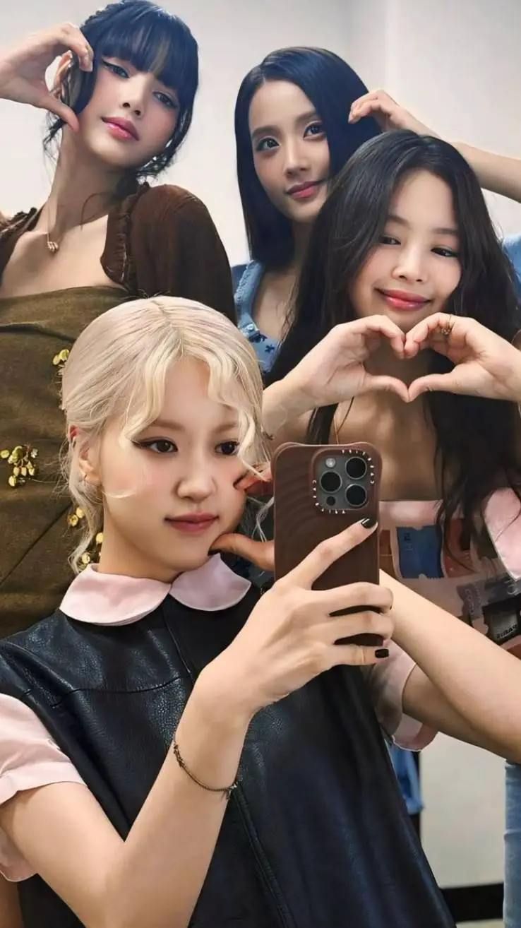 ai character: Blackpink🖤🩷 background