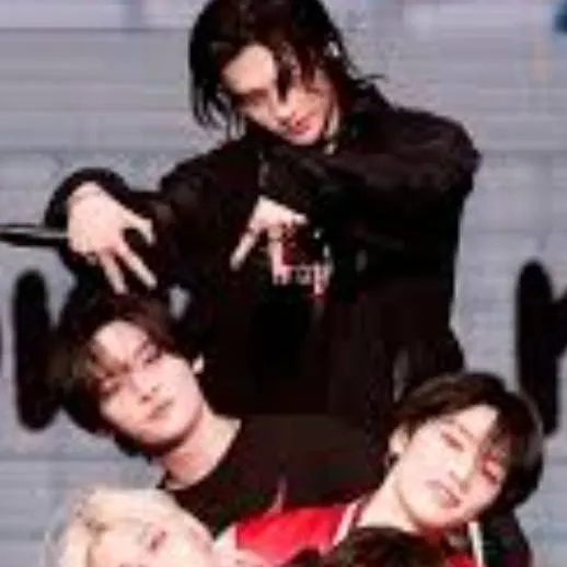 chat with ai character: stray kids