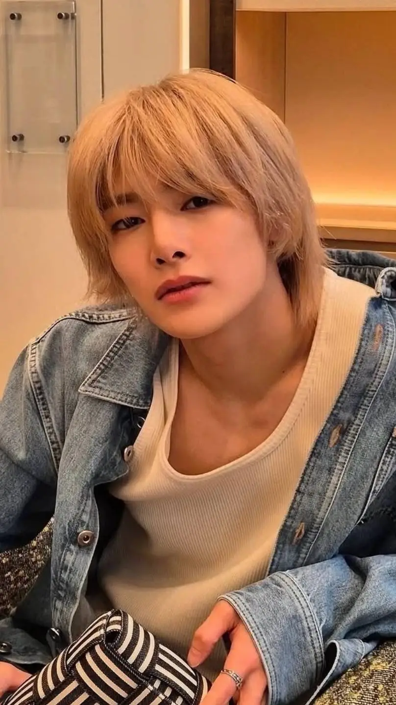 ai character: Yang Jeongin background