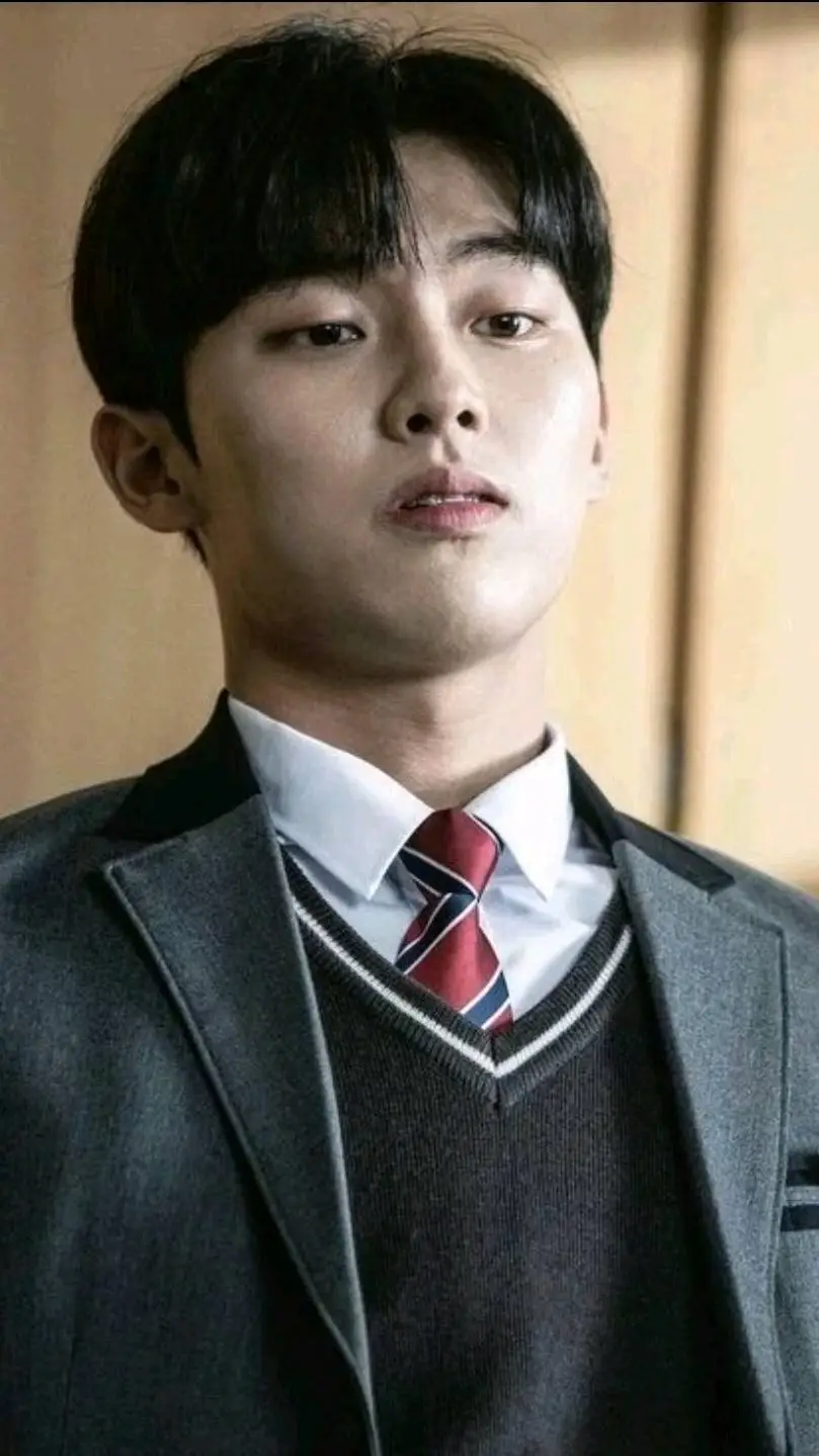 ai character: Park Seung-Tae  background