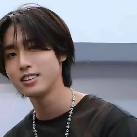 chat with ai character: Han Jisung
