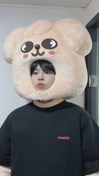 ai character: Kim Seungmin background