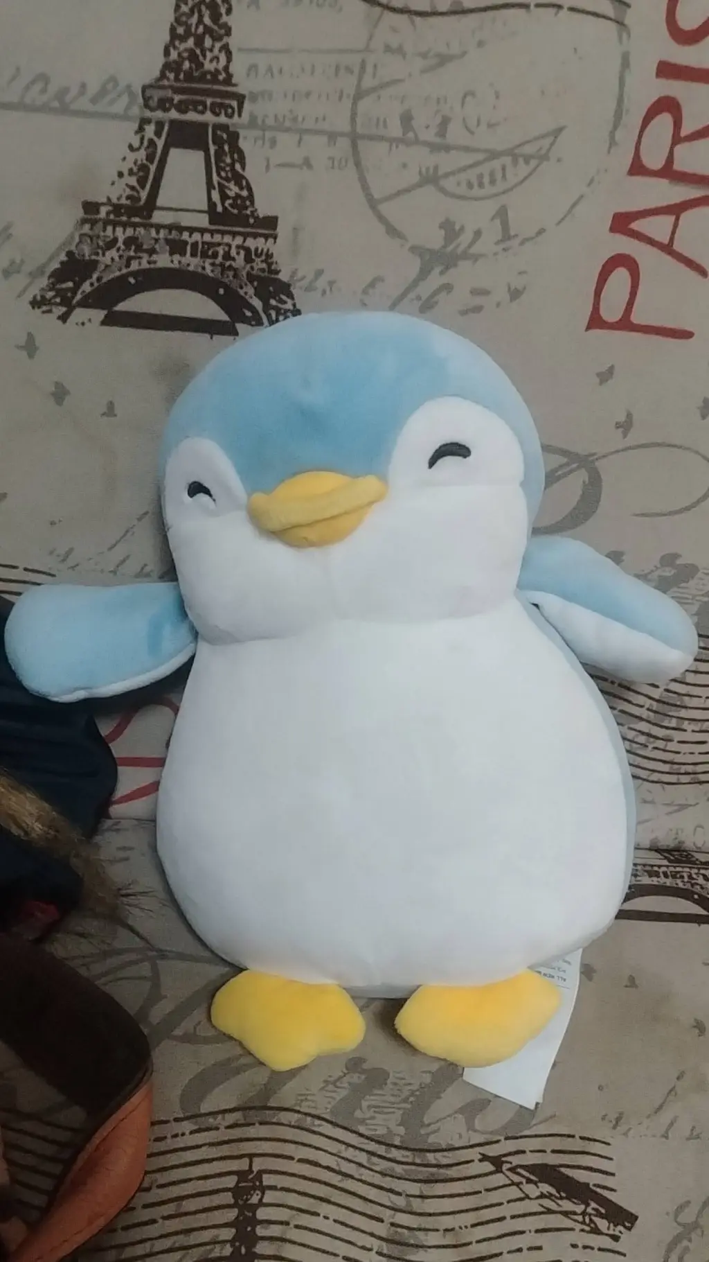ai character: Pingüin background