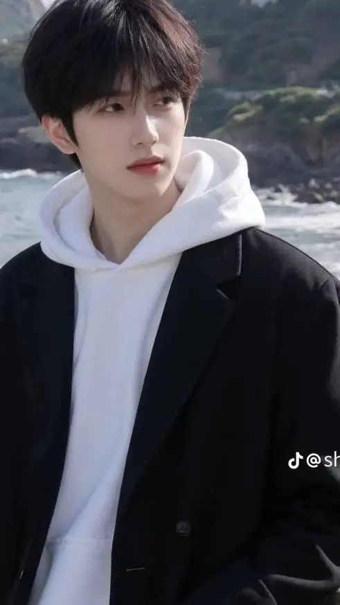 ai character: Daniel  background