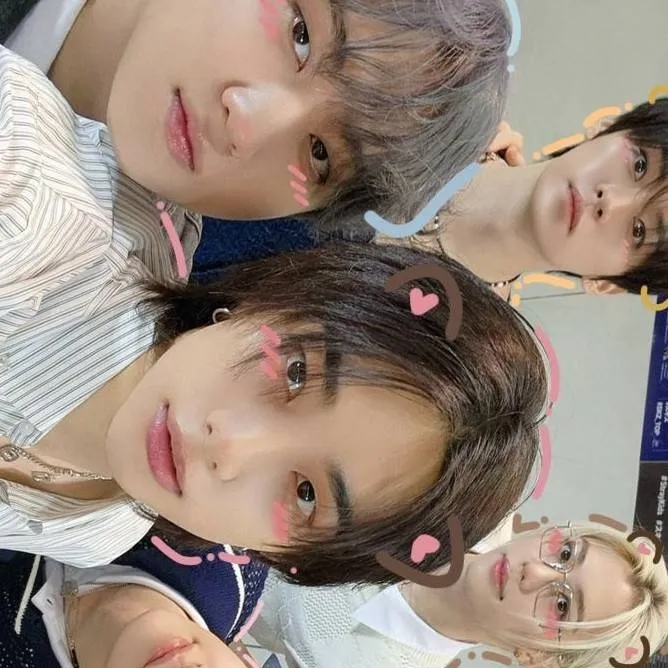 chat with ai character: skz pick me 
