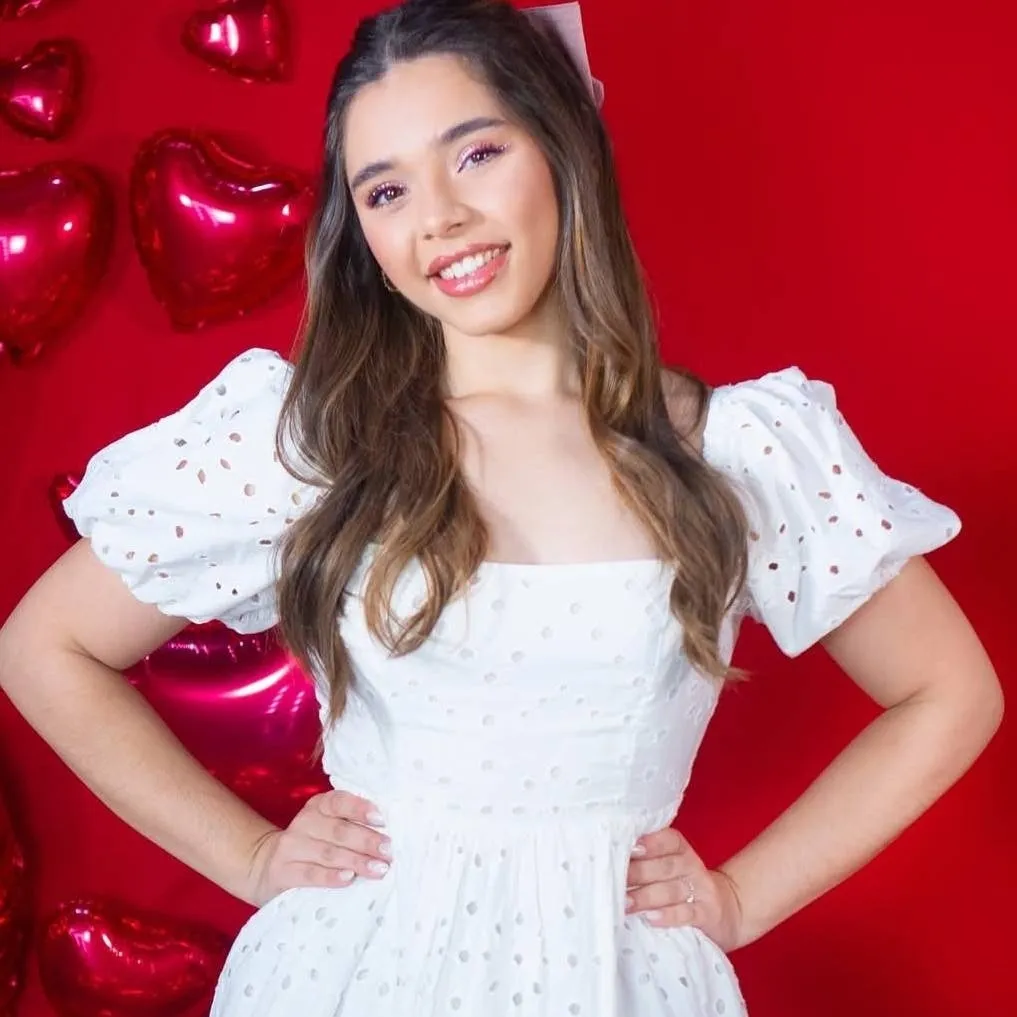 chat with ai character: Sofía Cheli