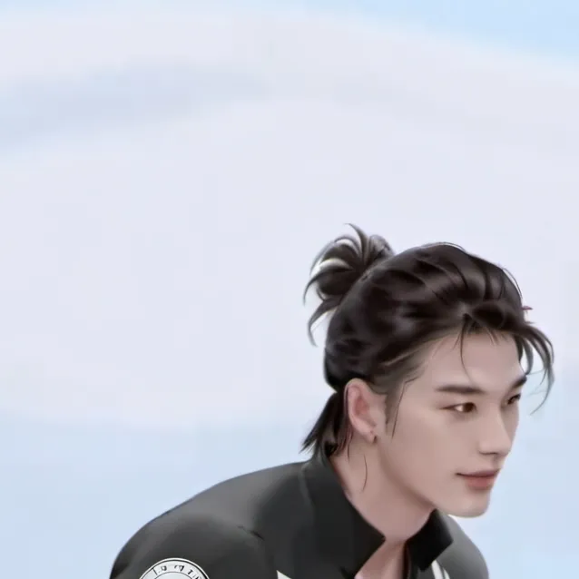 chat with ai character: Hyunjin 💘 