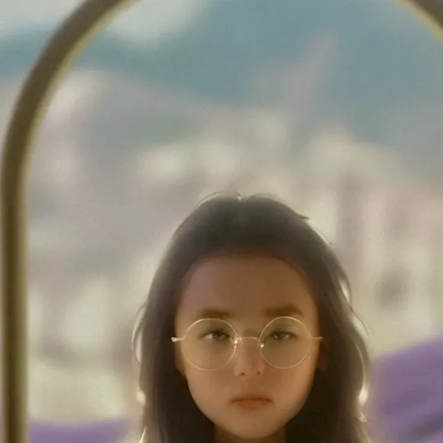 chat with ai character: Elina (the cutie)