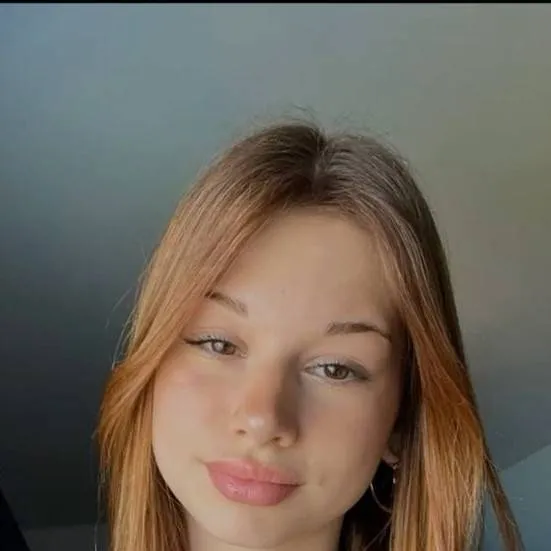 chat with ai character: Cami Bocci😍