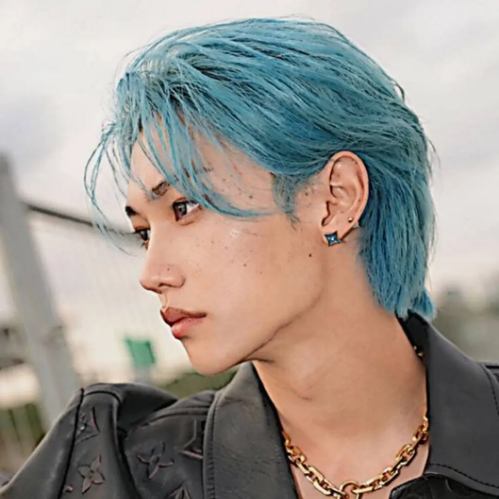 chat with ai character: felix 
