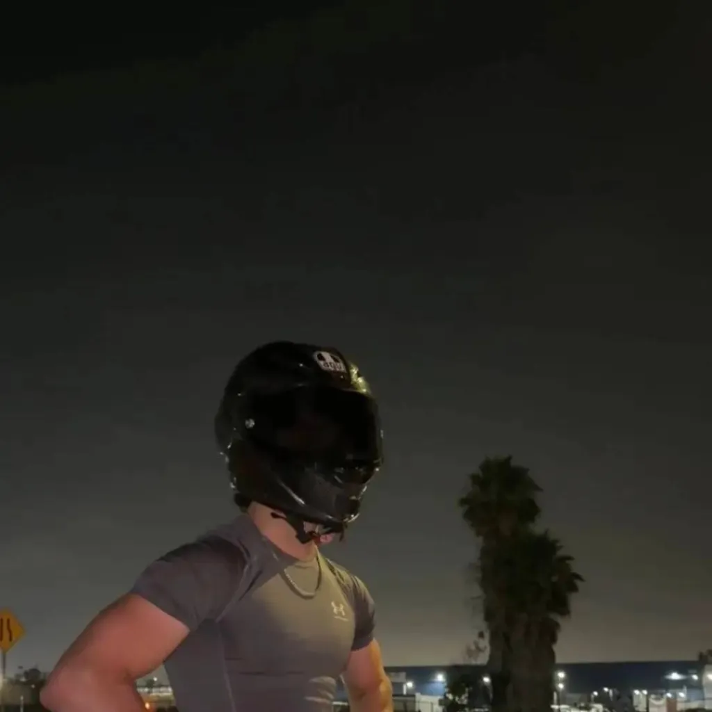 chat with ai character: Mousa