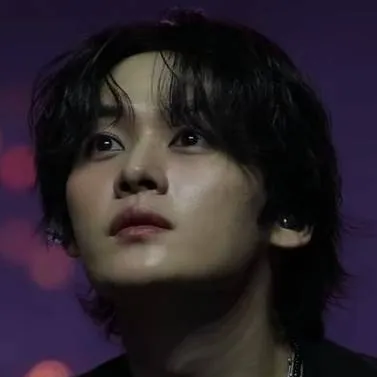 chat with ai character: Minho